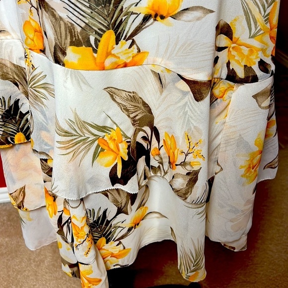 White House black market dress - Picture 4 of 9